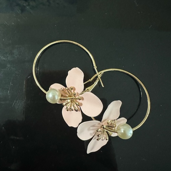 Accessories - Cherry blossom hoop Earrings with pearl